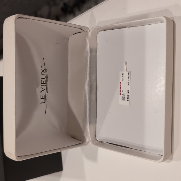 BRAND NEW Crystal Silver Plated Necklace - Picture 3 of 5